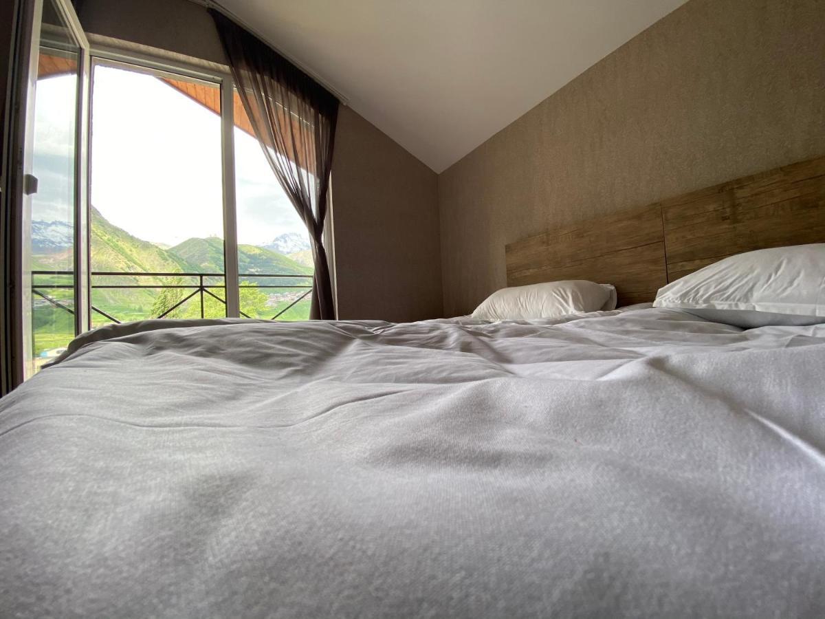 Uptown Boutique Kazbegi Hotel Luaran gambar
