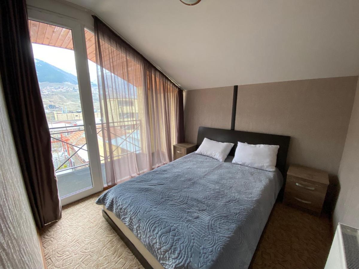 Uptown Boutique Kazbegi Hotel Luaran gambar