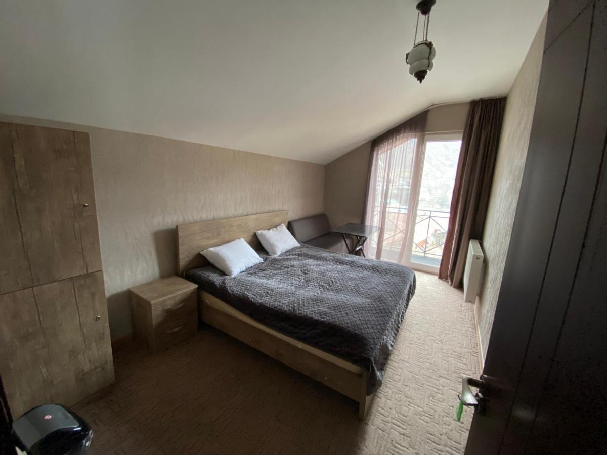Uptown Boutique Kazbegi Hotel Luaran gambar