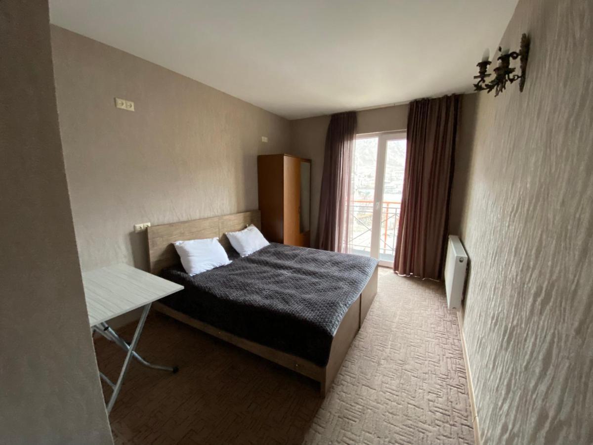 Uptown Boutique Kazbegi Hotel Luaran gambar