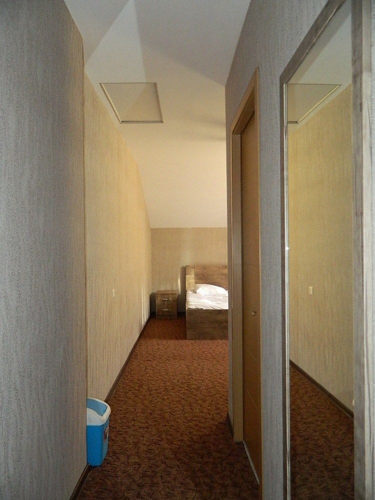 Uptown Boutique Kazbegi Hotel Luaran gambar