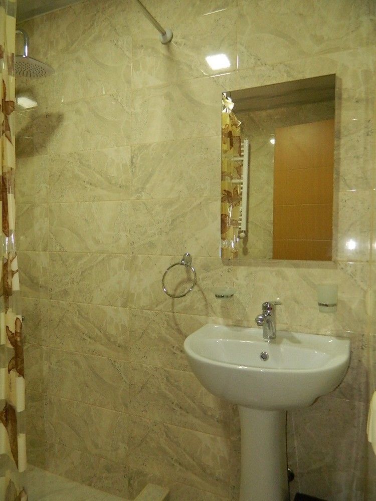 Uptown Boutique Kazbegi Hotel Luaran gambar
