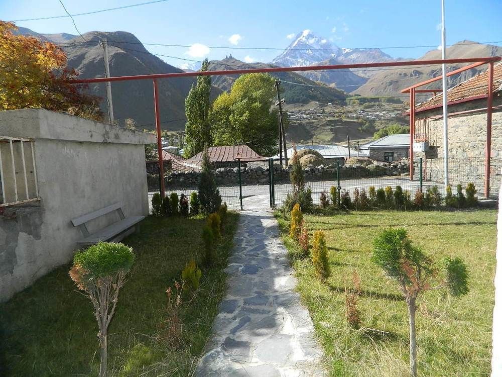 Uptown Boutique Kazbegi Hotel Luaran gambar