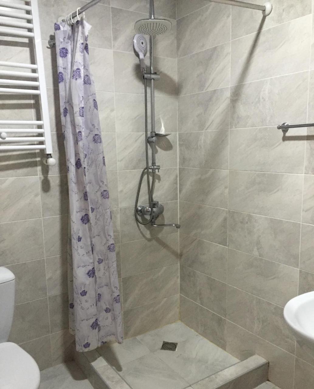 Uptown Boutique Kazbegi Hotel Luaran gambar