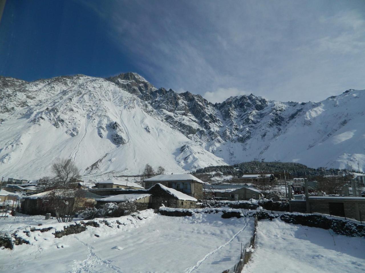 Uptown Boutique Kazbegi Hotel Luaran gambar
